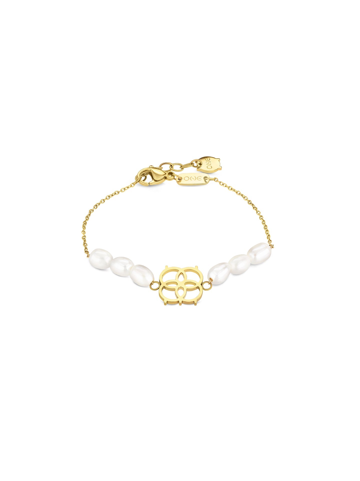 One Iconic Pearl Bracelet