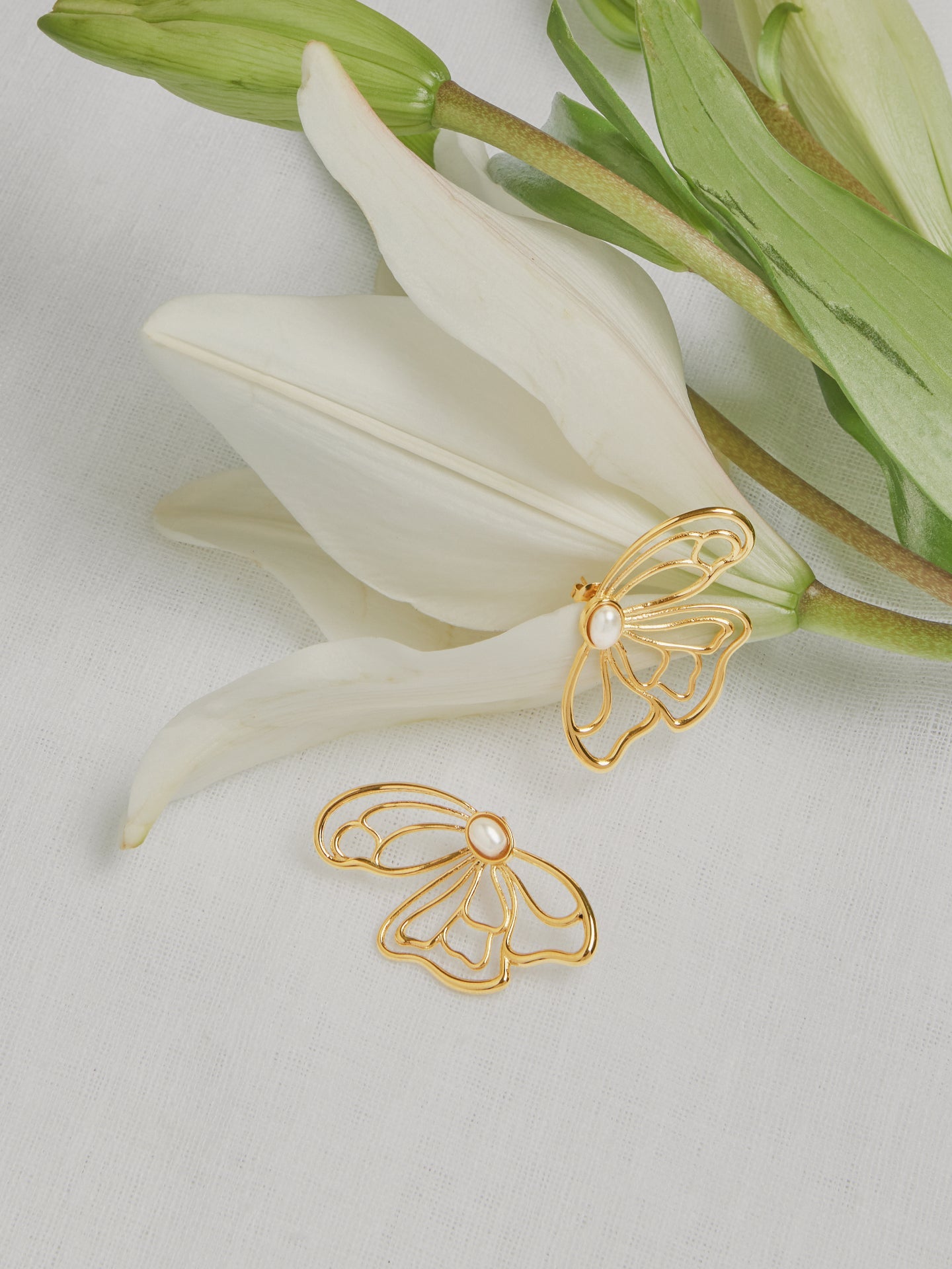 One Margot Petal Earrings