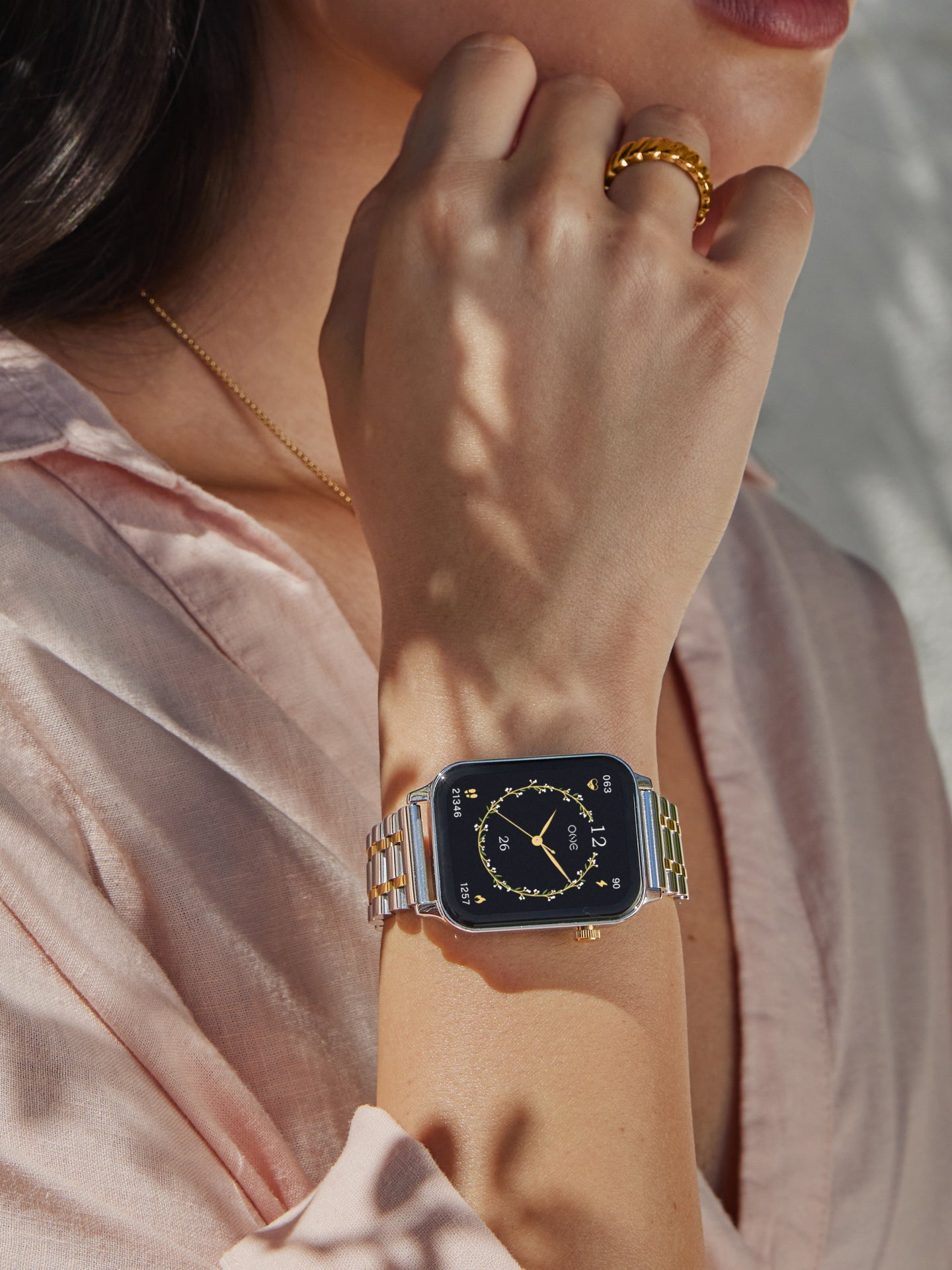 One Frame Bicolor Links Smartwatch