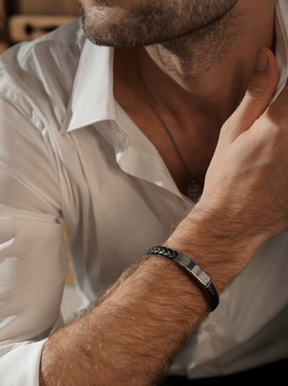 One Men Maven Black Bracelet
