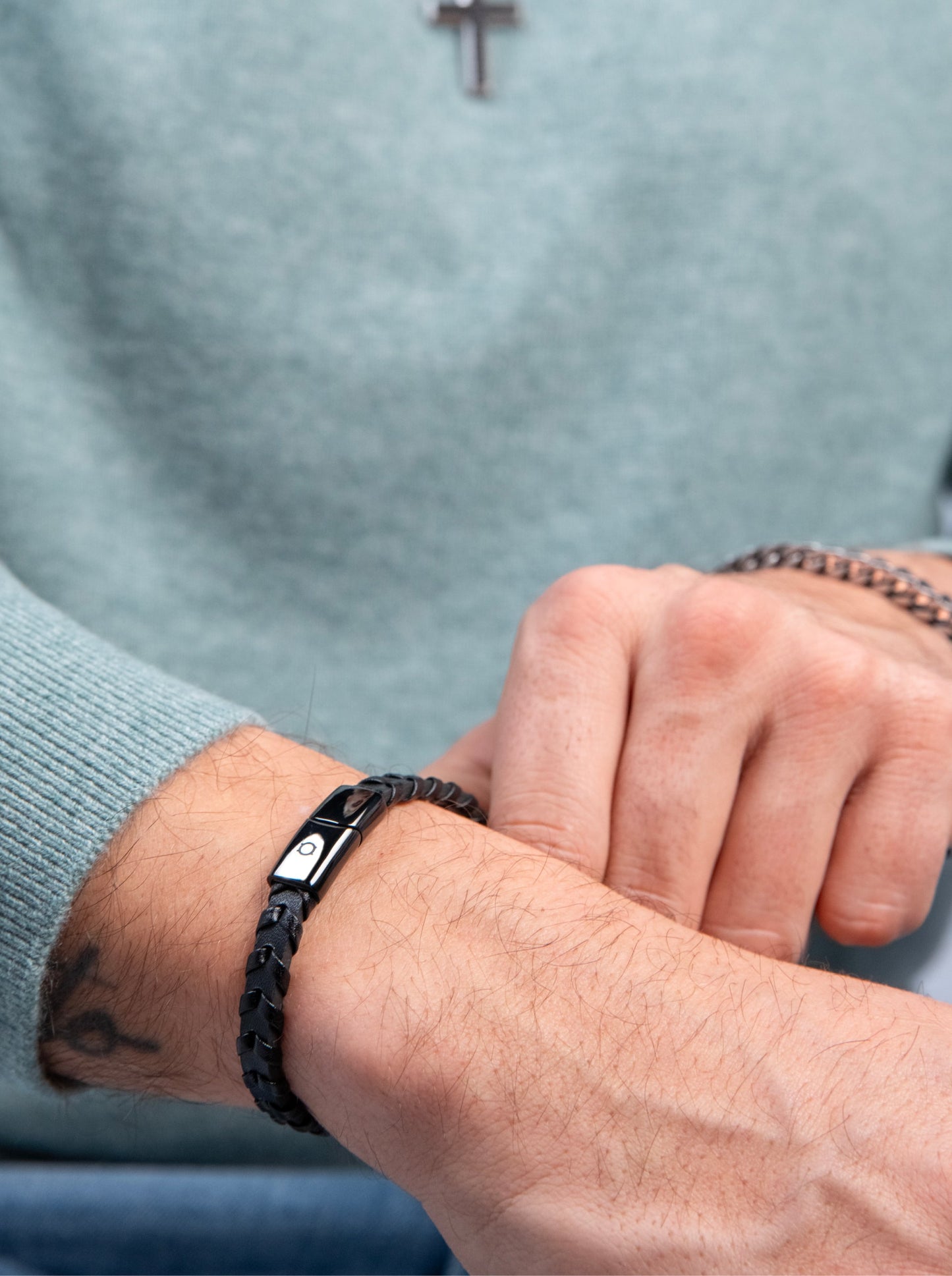 One Men Grove Black Bracelet
