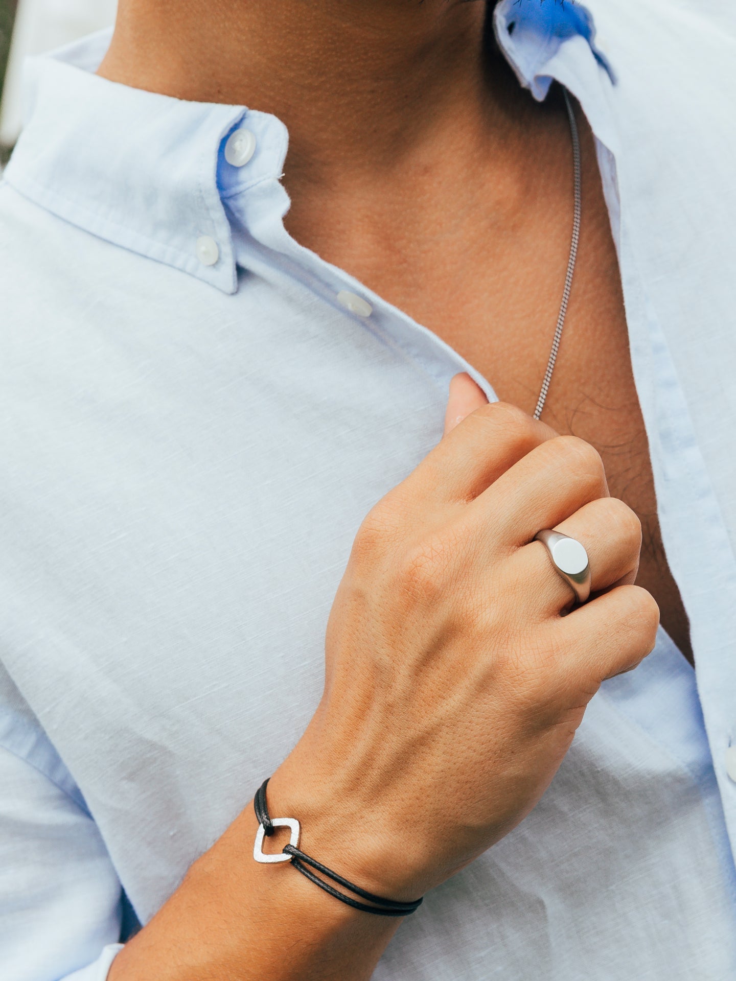 One Men Note Curve Ring