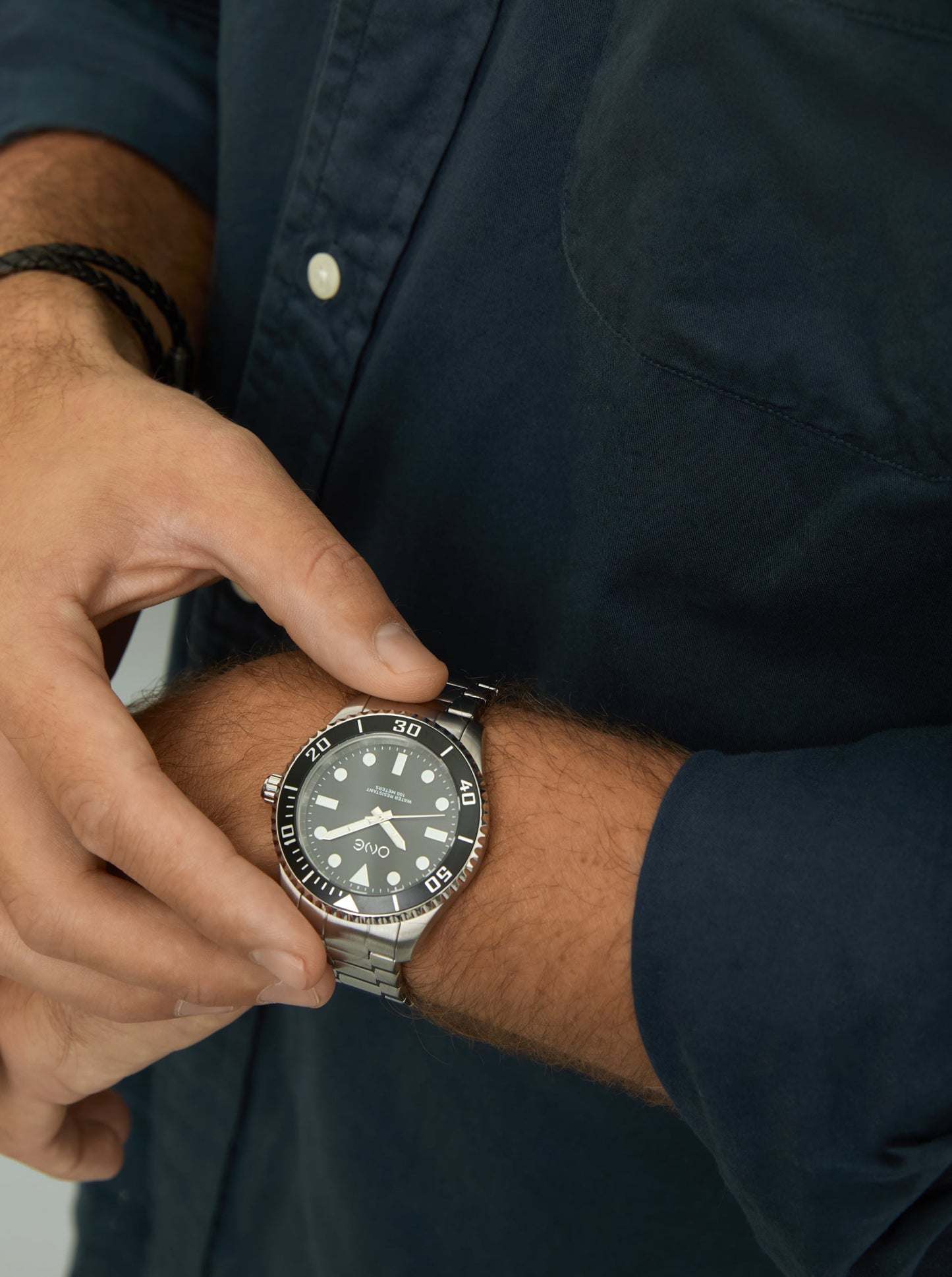 One Hydra Black Watch
