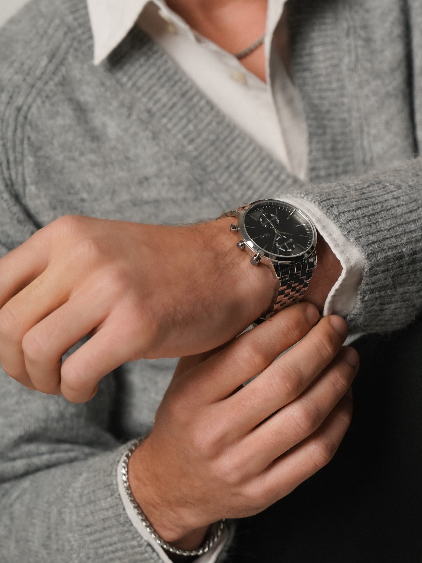 One Elite Gray Watch