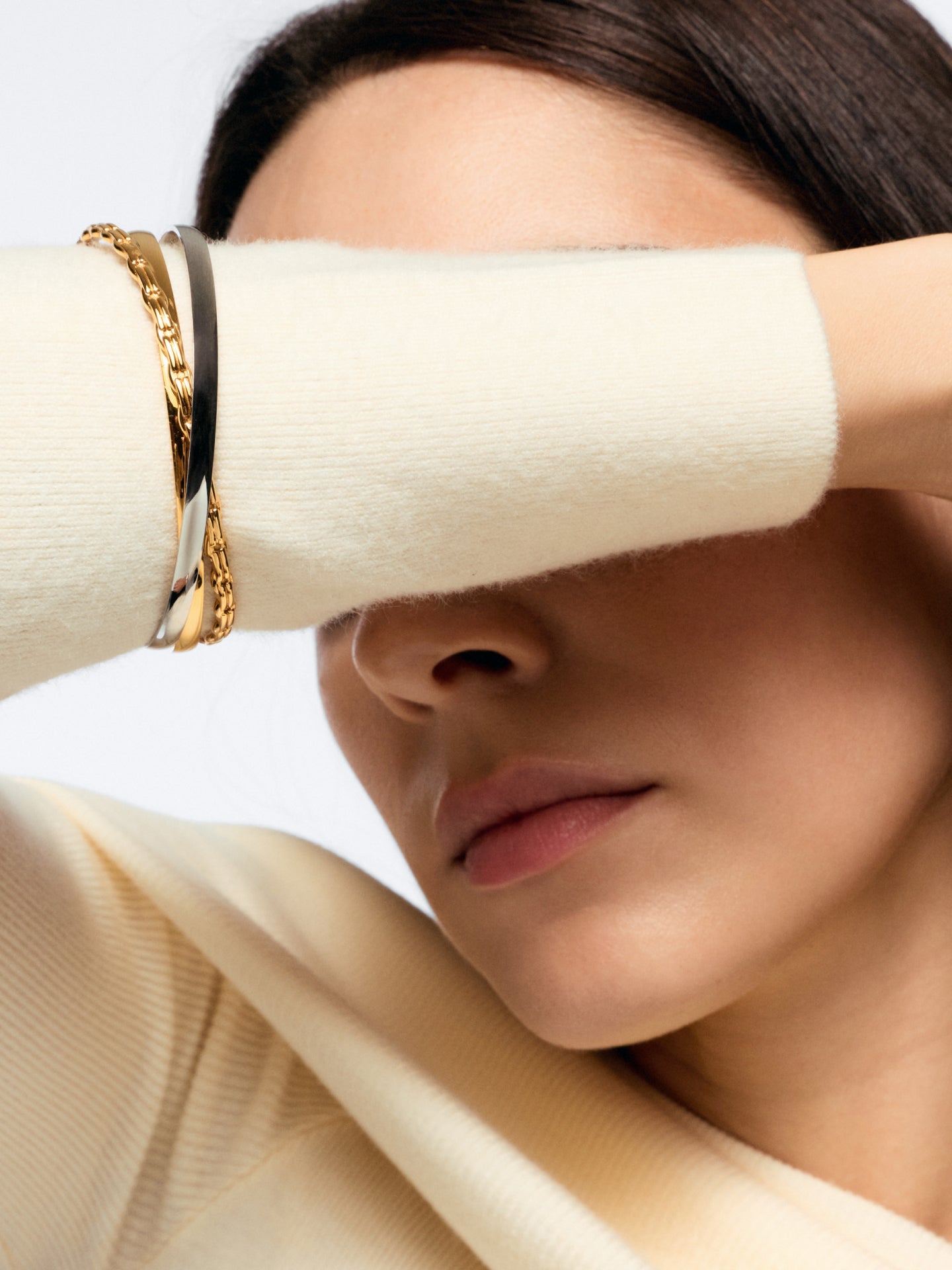 One Elysia Cuff