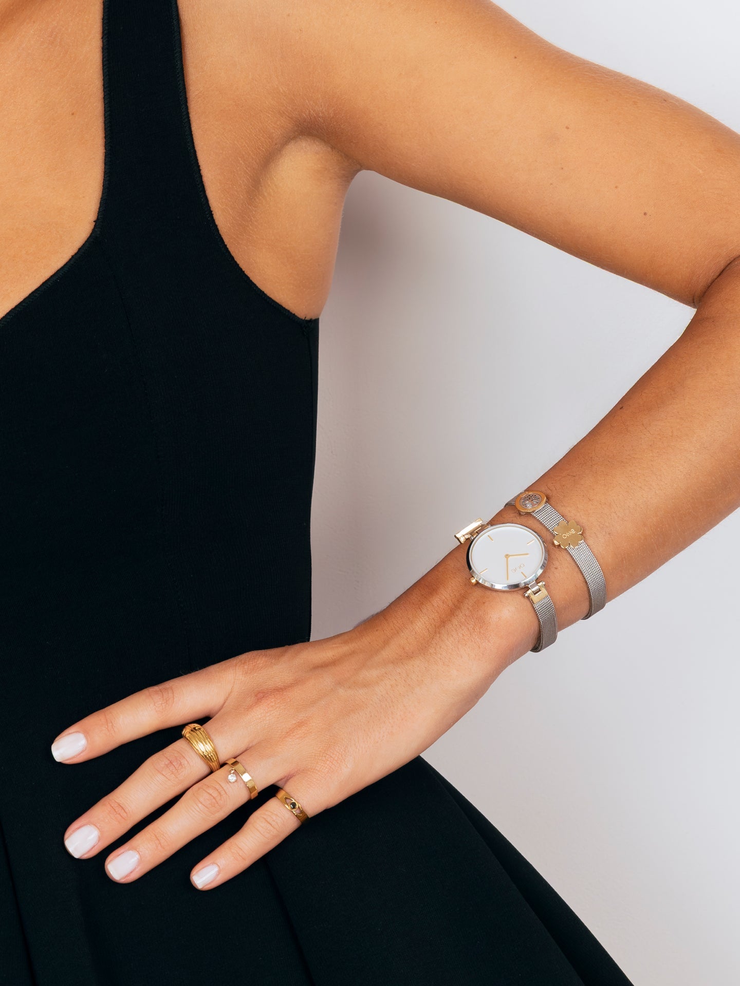 One Contrast Ring