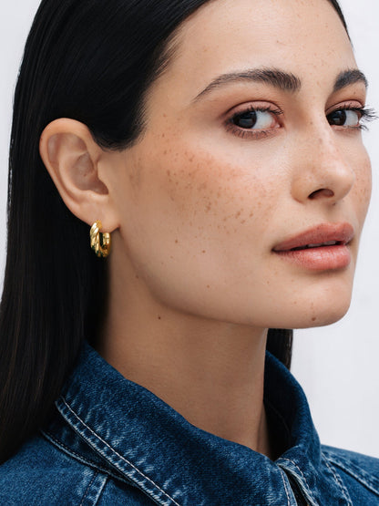 One Earrings Twist