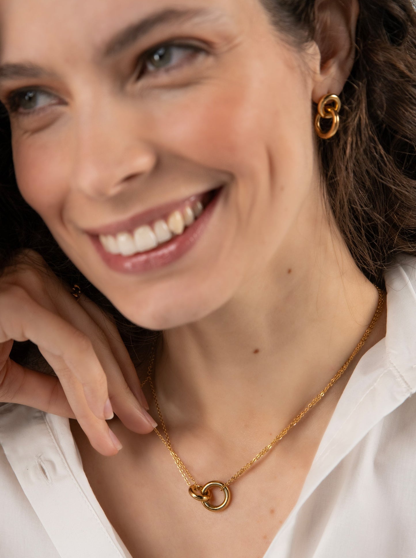 One Luminous Circle Necklace