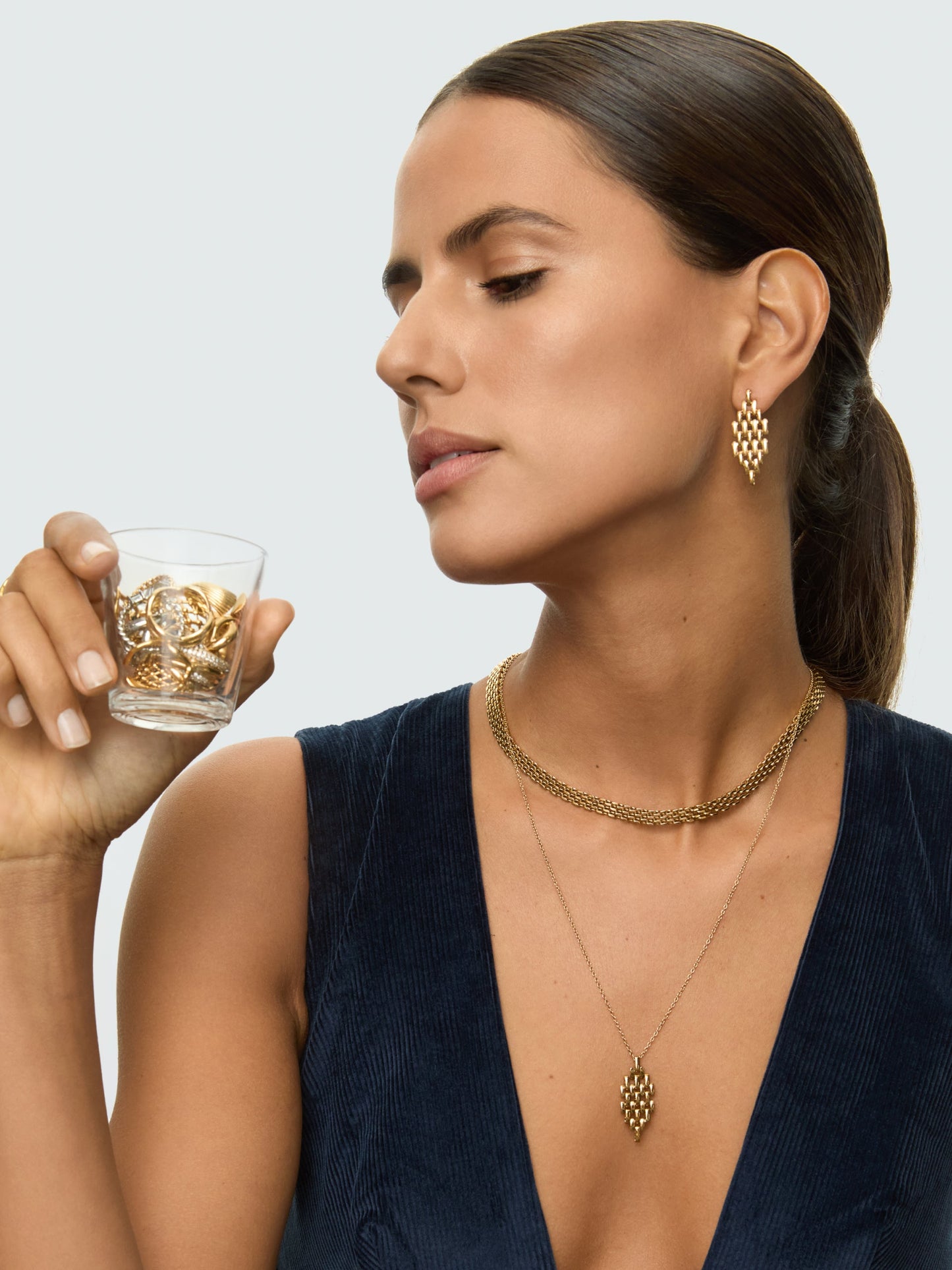 One Neckmess Charming Necklace