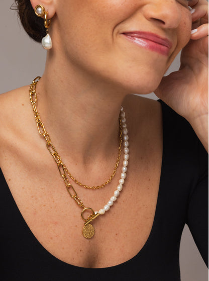 One Neckmess Pearly Necklace