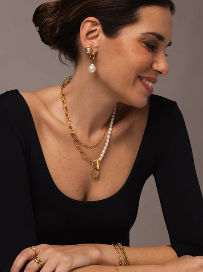 One Neckmess Pearly Necklace