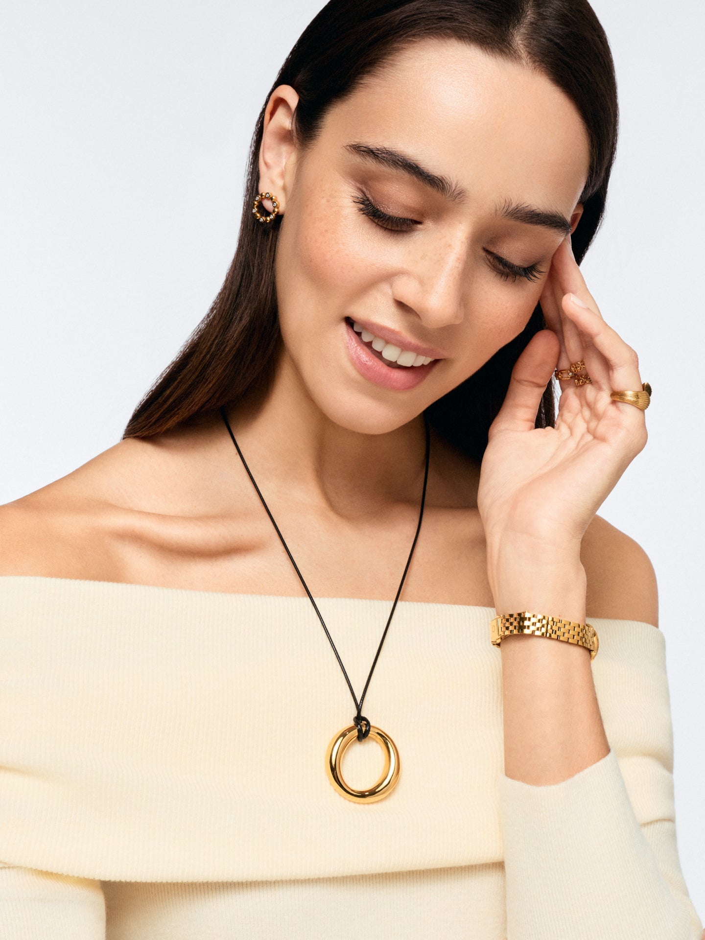 One Necklace Neckmess Muse