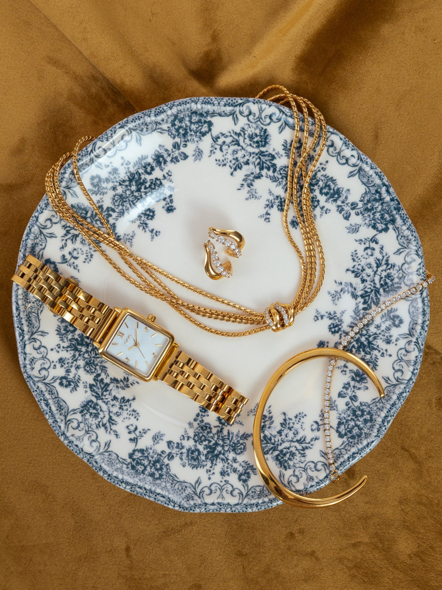One Stella Necklace & Earring Set
