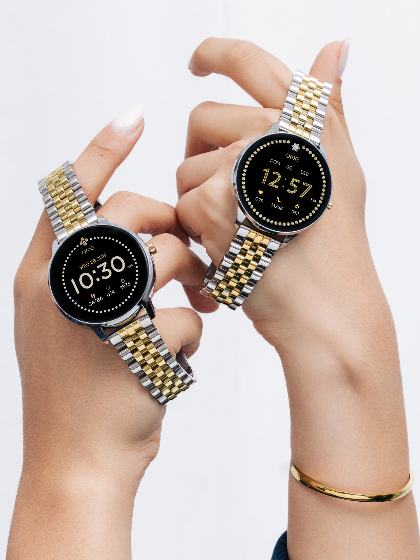 One Slim Bicolor Links Smartwatch